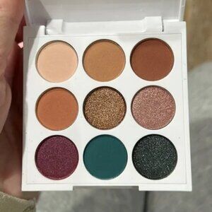 Chica Beauty Fiesta 9 Pan Mini Eyeshadow Palette